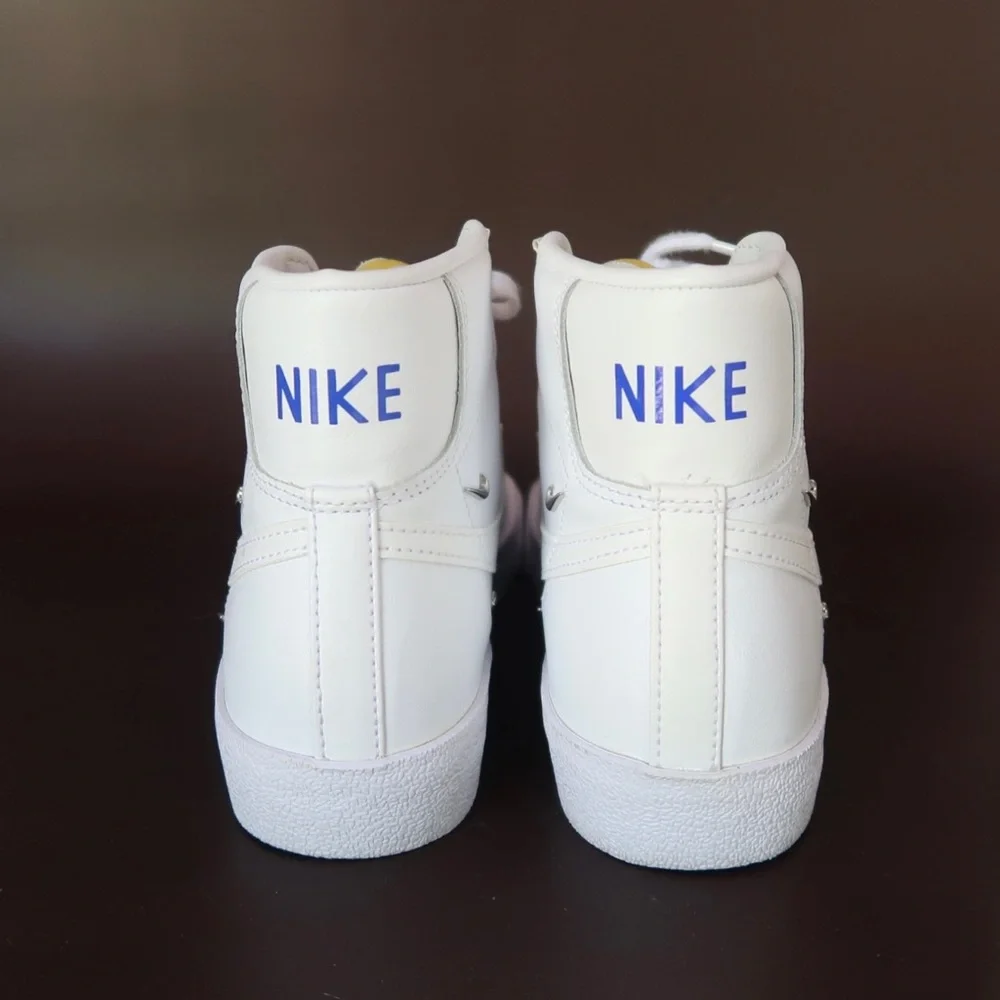 Nike blazer mid ‘77 with metallic swoosh